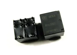 przekaznik-12v-2x25a-hfka-012-2zst