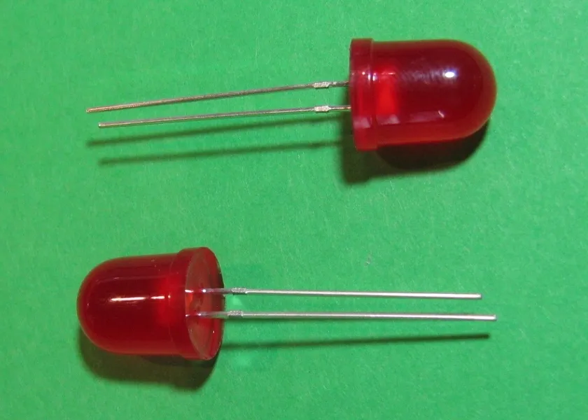 dioda-led-8mm-czerw-dyfuz-5szt