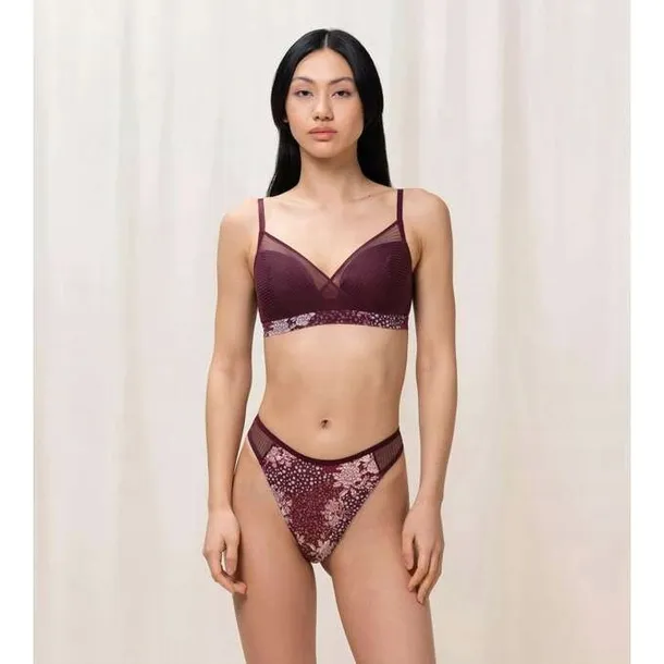 triumph-lavish-spotlight-p-s-kolor-czerwony