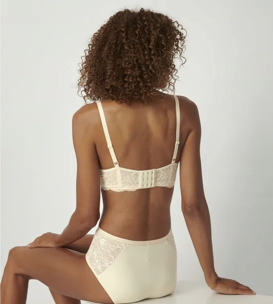triumph-amourette-charm-n03-jasny-bez-85-e-marka-triumph