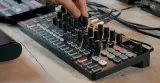 ik-multimedia-uno-synth-pro-x-syntezator-analogowy