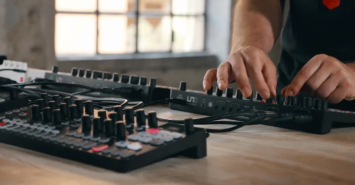 ik-multimedia-uno-synth-pro-x-syntezator-analogowy