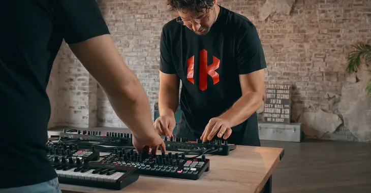 ik-multimedia-uno-synth-pro-x-syntezator-analogowy