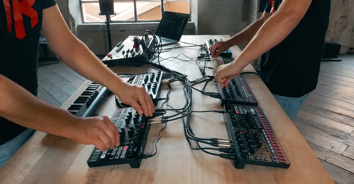 ik-multimedia-uno-synth-pro-x-syntezator-analogowy