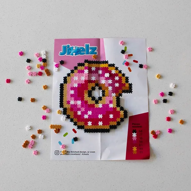 kreatywnosc-puzzle-pixelki-jixelz-slodkosci-wysokosc-produktu-19-cm