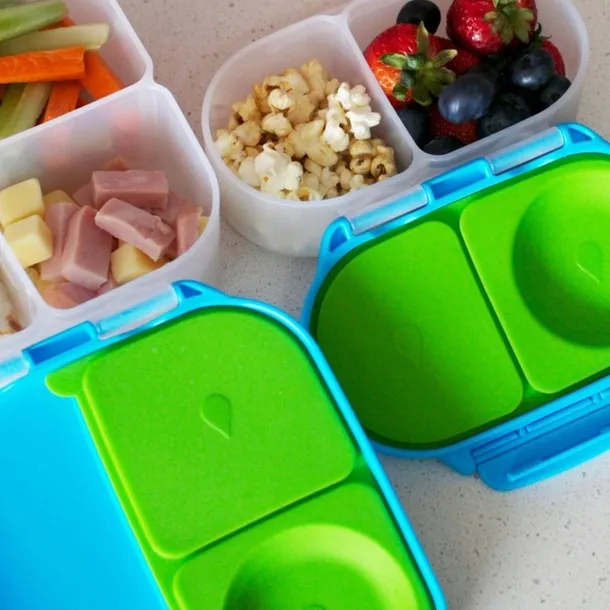 snackbox-pojemnik-na-przekaski-straw-shake-box-stan-nowy-kolor-czerwony