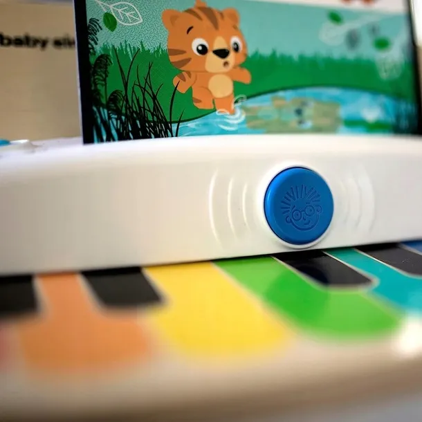 pianinko-hape-baby-einstein-e11649-magic-touch-piano-minimalny-wiek-dziecka-1
