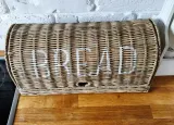 rattanowy-chlebak-hampton-bread-box-linia-hampton