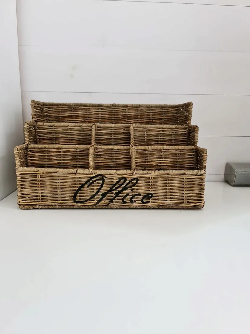 organizer-rattanowy-hampton-na-biurko