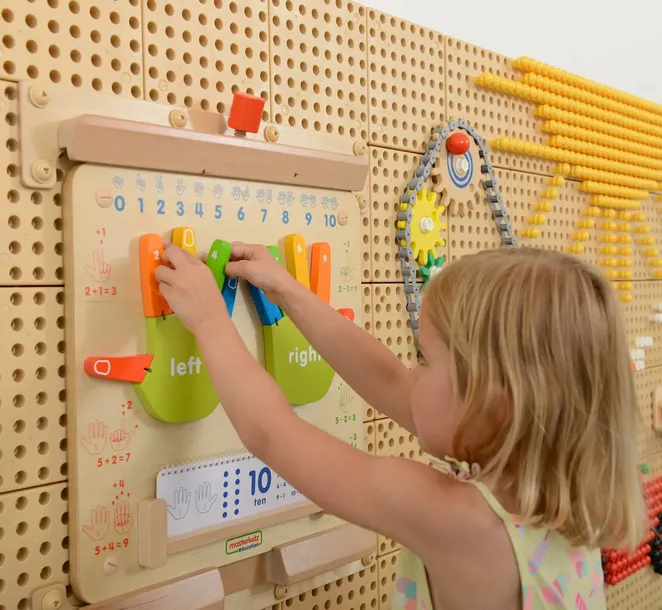nauka-liczenia-scienna-tablica-sensoryczna-masterkidz-flex-stan-nowy-material-drewno