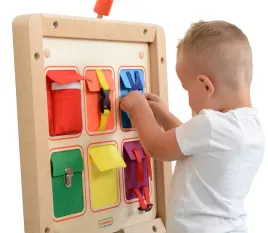 kolorowe-kieszonki-klamry-i-rzepy-scienna-tablica-manipulacyjna-masterkidz