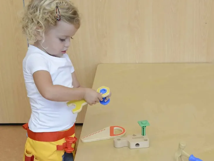 pas-z-narzedziami-stolarza-12-elementow-masterkidz-marka-inna