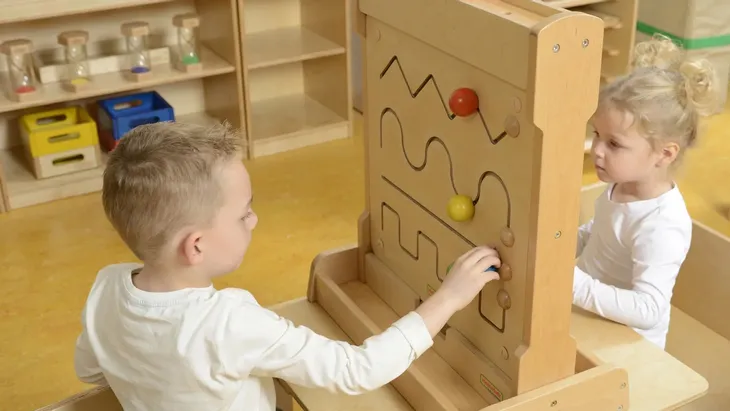 masterkidz-tablica-przesuwna-mala-motoryka-wiek-dziecka-2-lata