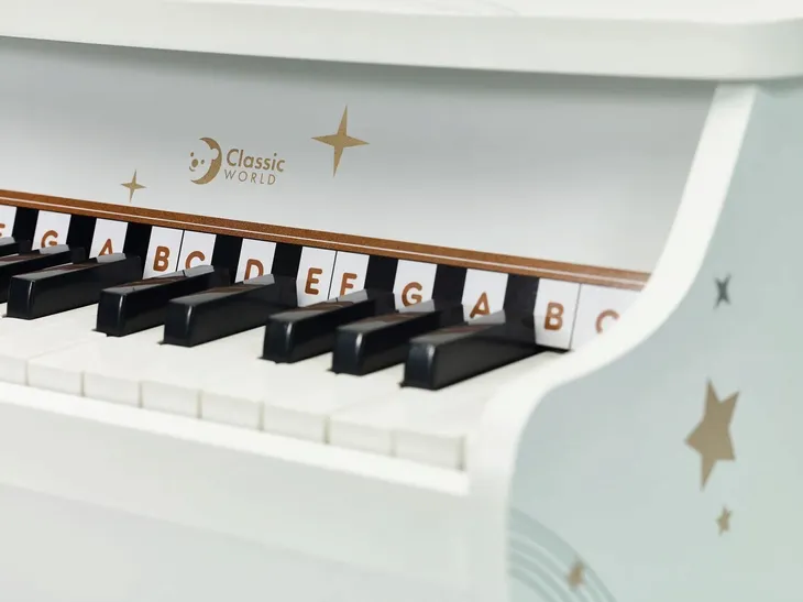 classic-world-pianino-biale-wiek-dziecka-18-m