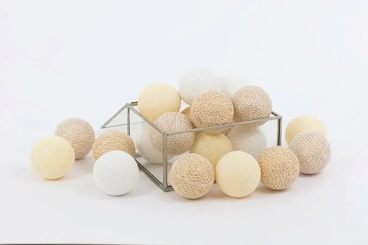 cotton-balls-x-mas-gold