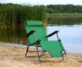 lezak-ogrodowy-rozkladany-dwa-poziomy-na-plaze