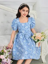 sukienka-dziewczeca-zakardowa-w-kwiaty-rozkloszowana-niebieska-12y-152