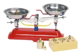 solidna-waga-szalkowa-z-metalu-z-odwaznikami-goki