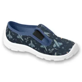 befado-kapcie-do-przedszkola-niebieskie-w-samoloty-r-26