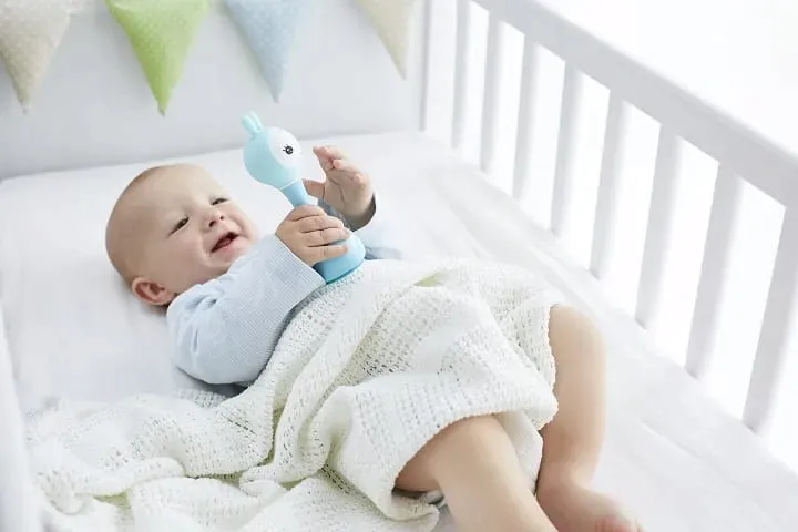 inteligentna-grzechotka-alilo-smarty-bunny-r1-blue-certyfikaty-opinie-atesty-ce