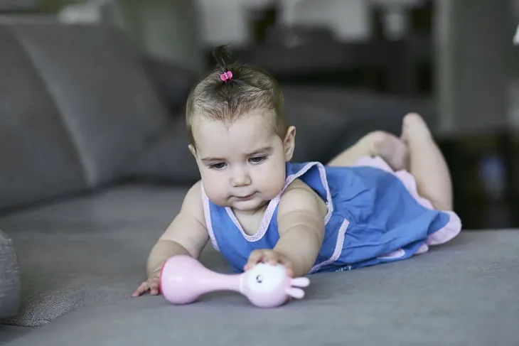 inteligentna-grzechotka-alilo-smarty-bunny-r1-pink-marka-inna