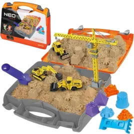 piasek-kinetyczny-plac-budowy-zestaw-w-walizce-dzwig-koparka-walec-zabawka