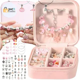 zestaw-do-robienia-bransoletek-diy-dla-dziewczynek-rozowy-koraliki-charmsy