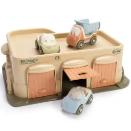 garaz-z-3-autami-dantoy