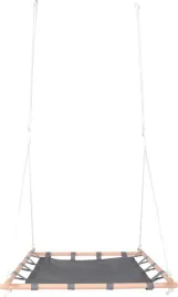 kwadratowe-bocianie-gniazdo-z-drewniana-rama-small-foot-design