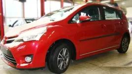 listwy-boczne-drzwi-toyota-verso-2009-18
