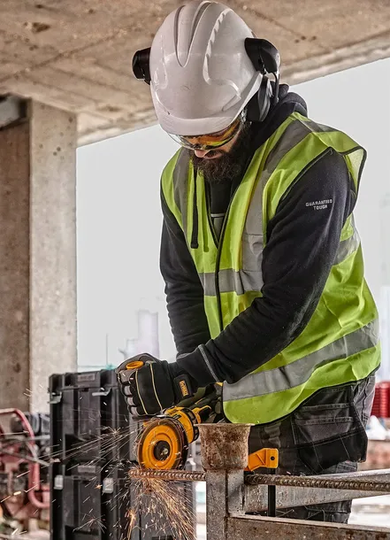 szlifierka-125-flexvolt-54v-2x6ah-dewalt-dcg418t2-marka-dewalt-numer-katalogowy-producenta-dcg418t2