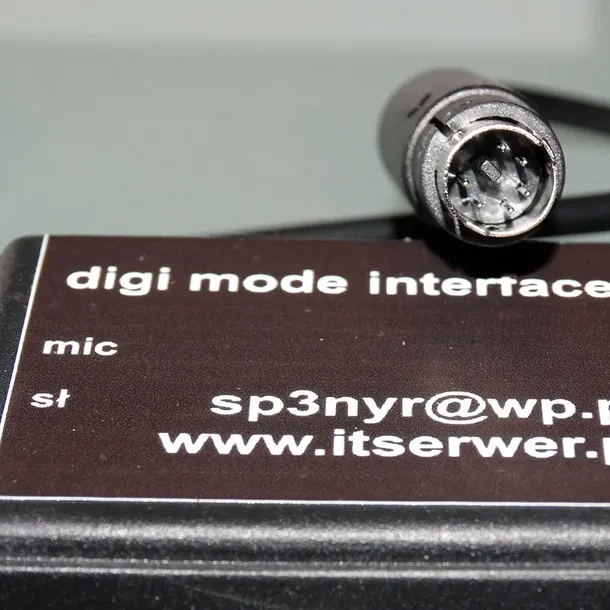 interfejs-digi-do-emisji-cyfrowych-do-transceiverow-icom-ic-7000-ic-703-stan-nowy
