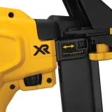 gwozdziarka-do-podlog-18v-2x2ah-dewalt-dcn682d2-kod-produktu-dcn682d2