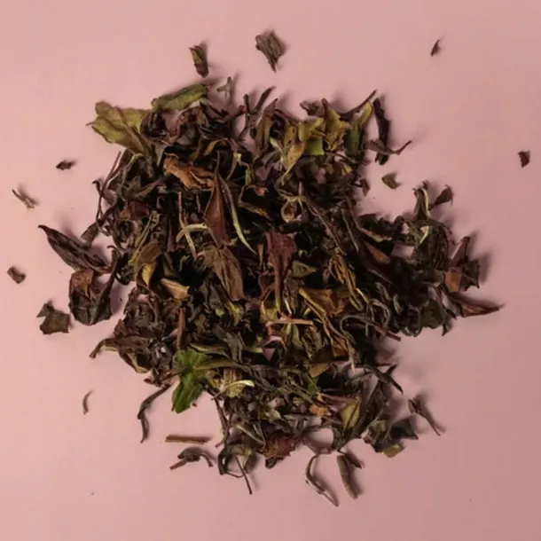 herbata-biala-lisciasta-30-g-lune-tea-kraj-pochodzenia-chiny