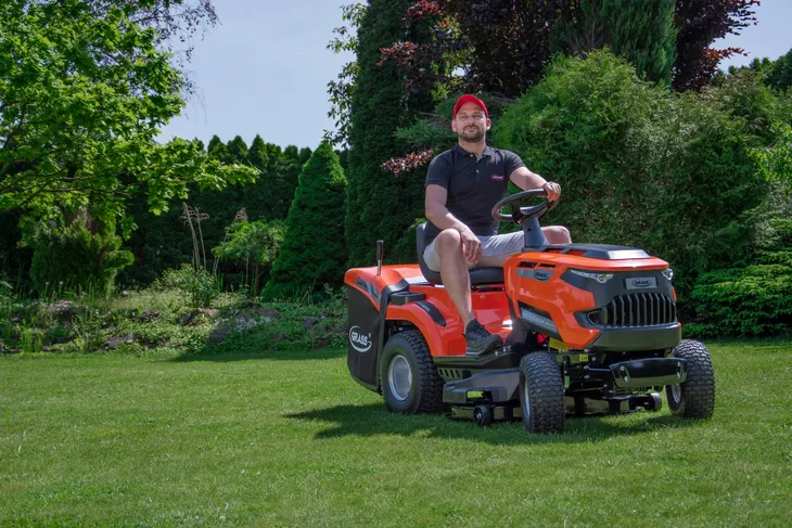 traktor-grass-gr-86h2-loncin-452-cm3-funkcje-wyrzut-tylny-zbieranie-trawy-do-kosza