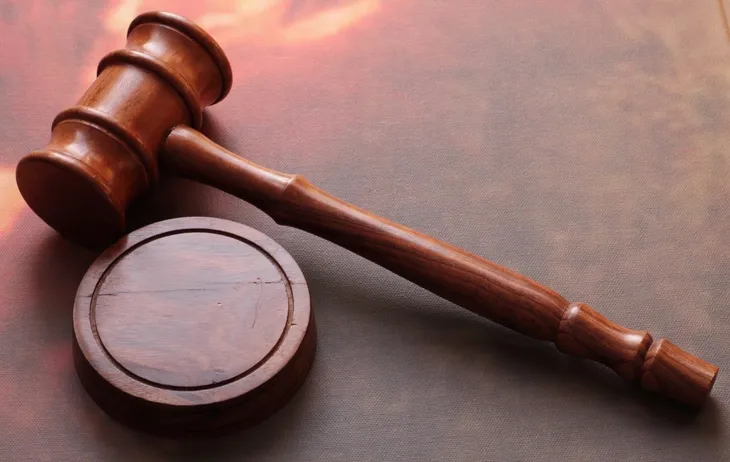 mlotek-sedziowski-wh170-material-wykonania-drewno-stan-nowy