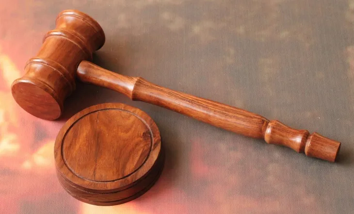 mlotek-sedziowski-wh170-kolor-brazowy-stan-nowy