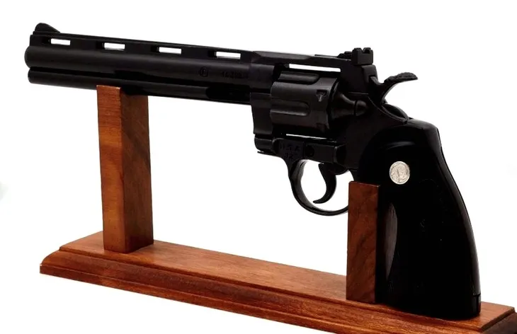 colt-python-357-magnum-z-8-calowa-lufa-denix-1061-kod-producenta-1061