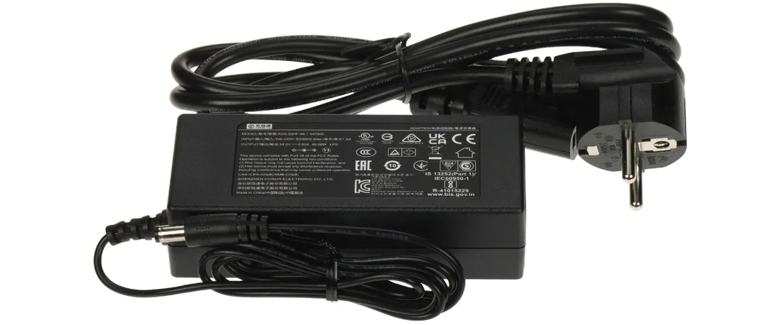 switch-poe-ds-3e0106p-e-m-b-4-portowy-hikvision-stan-nowy