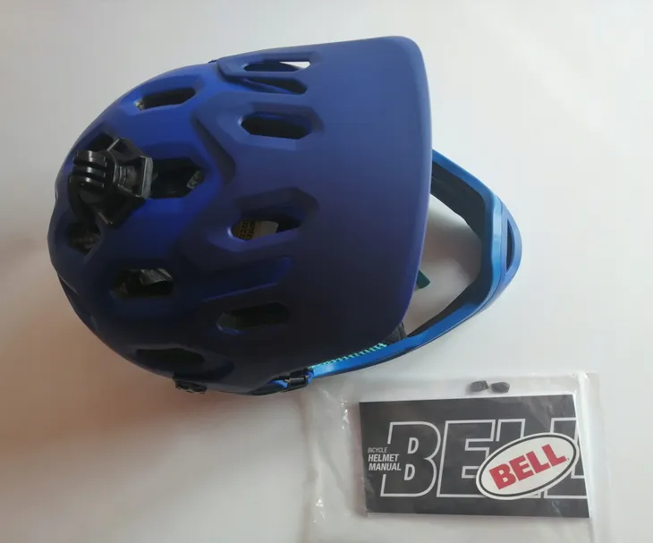 kask-rowerowy-bell-super-3r-mips-r-l-cechy-dodatkowe-daszek-otwory-wentylacyjne-regulacja-rozmiaru-regulowane-paski-wkladka-antybakteryjna