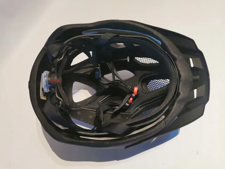 kask-rowerowy-abus-aduro-2-0-58-62-certyfikat-brak-certyfikatu
