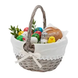 szary-okragly-kosz-wiklinowy-z-materialem-wielkanocny-na-swieconke-24-cm
