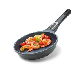 aluminiowa-patelnia-z-powloka-nieprzywierajaca-odlaczana-raczka-kuchenprofi