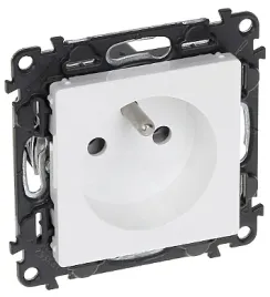 gniazdo-pojedyncze-le-753181-valena-life-230-v-16-a-legrand