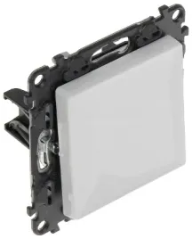 lacznik-jednobiegunowy-le-752101-valena-life-10-a-legrand