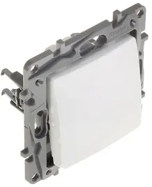 przycisk-pojedynczy-chwilowy-le-764507-niloe-230-v-6-a-legrand