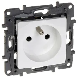 gniazdo-pojedyncze-le-764540-niloe-230-v-16-a-legrand