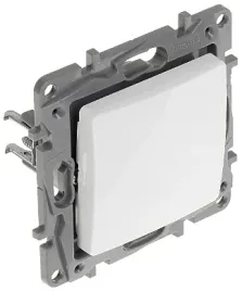 lacznik-jednobiegunowy-le-764500-niloe-10-a-legrand