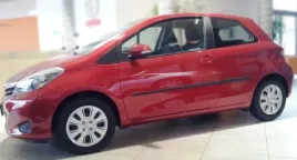 listwy-boczne-drzwi-toyota-yaris-3d-2011-19