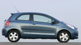 listwy-boczne-drzwi-toyota-yaris-3d-2006-11